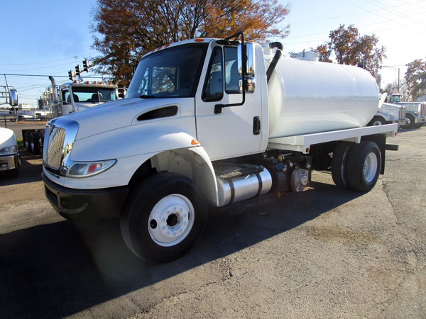 Used International Durastar 4300 w/New Vacuum Tank various years/milage available